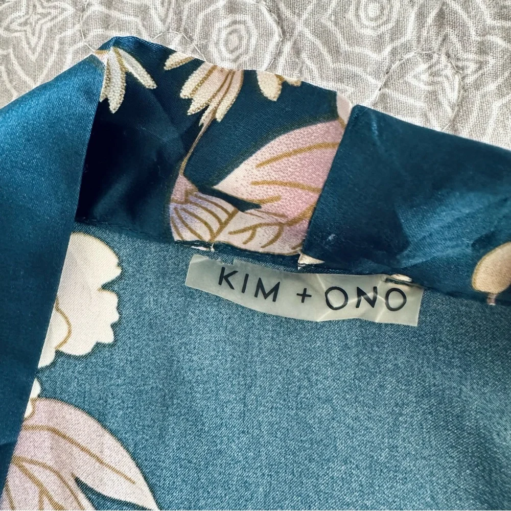 Kim + Ono Chrysanthemum & Crane Long Satin Kimono Robe Navy One Size - No Tie - Picture 8 of 16